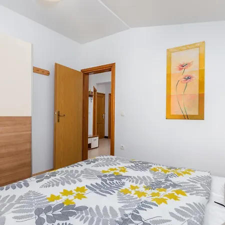 Apartment Anemona And Solea Valbandon
