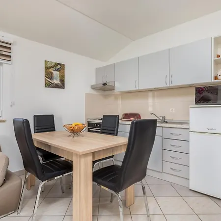 Anemona And Solea Apartment *