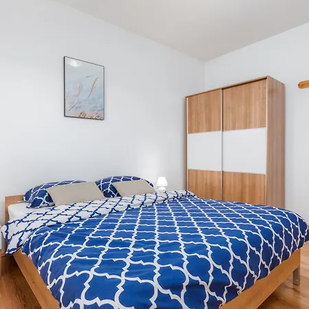 Anemona And Solea Apartment Valbandon